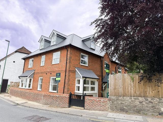Station Road, Pulborough RH20, 2 bed flat to rent, £1,295 pcm | PrimeLocation
