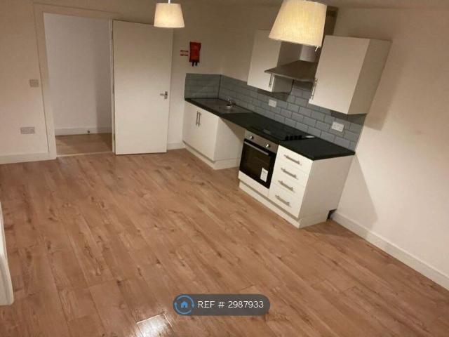 Station Road, Rainham, Gillingham ME8, 1 bed flat to rent, £900 pcm | PrimeLocation