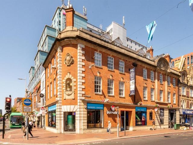 Station Road, Reading, RG1 2 bed apartment to rent £1,700 pcm £392 pw