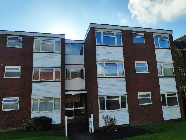Station Road, Redhill RH1, 2 bed flat to rent, £1,500 pcm | PrimeLocation