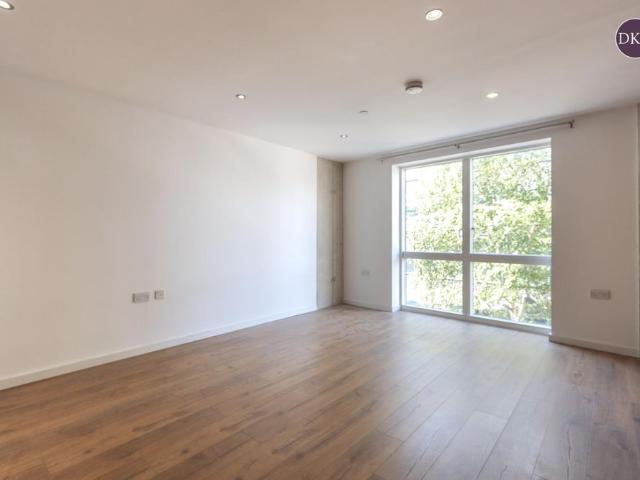 Station Road, Watford, Hertfordshire, WD17