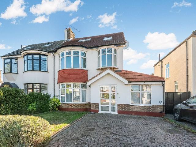 Station Road, West Wickham BR4, 4 bed detached house to rent, £3,500 pcm | PrimeLocation