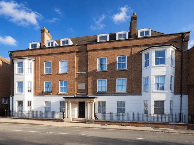 Station Road West, CT2 8FB 2 bed flat to rent £1,325 pcm £306 pw