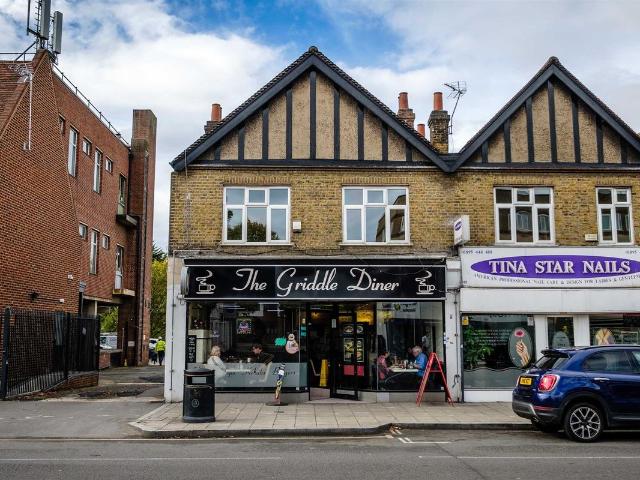 Station Road, West Drayton UB7, 2 bed flat to rent, £1,500 pcm | PrimeLocation