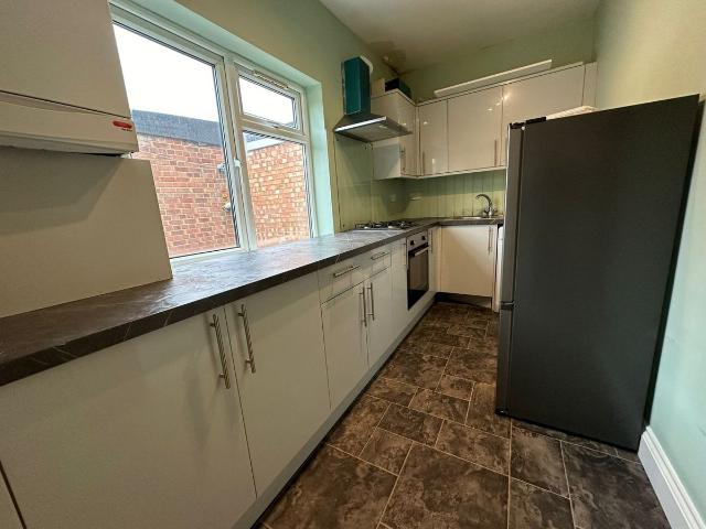 Station Road, West Drayton UB7, 3 bed flat to rent, £2,000 pcm | PrimeLocation
