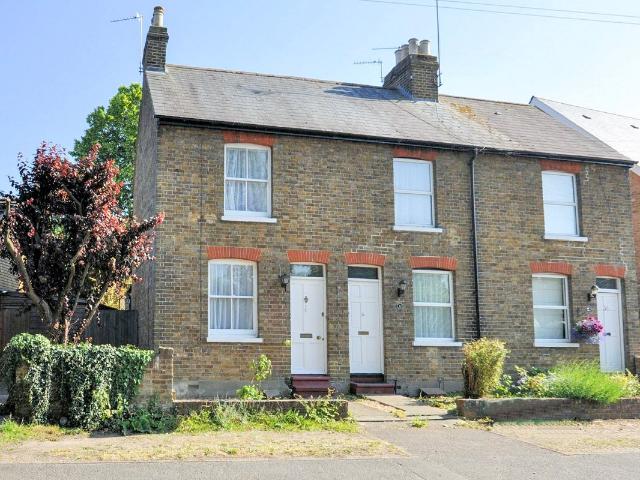 Station Road, Wraysbury, Staines TW19, 3 bed cottage to rent, £1,600 pcm | PrimeLocation