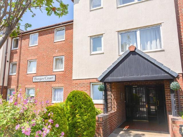 Station Road, Thorpe Bay SS1, 1 bed flat to rent, £900 pcm | PrimeLocation