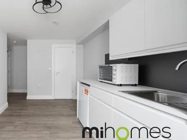 Station Road, Unique Locksmith, Station Road, London, E4 7EQ, United Kingdom | Studio apartment for rent #104582154 | Rentberry