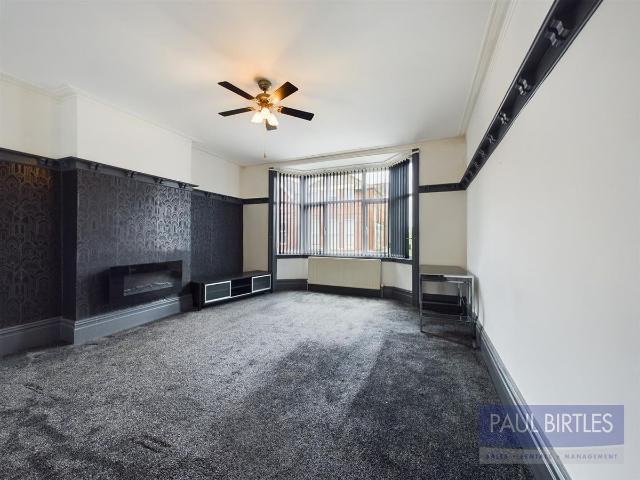 Station Road, Urmston, Trafford M41, 2 bed flat to rent, £1,100 pcm | PrimeLocation