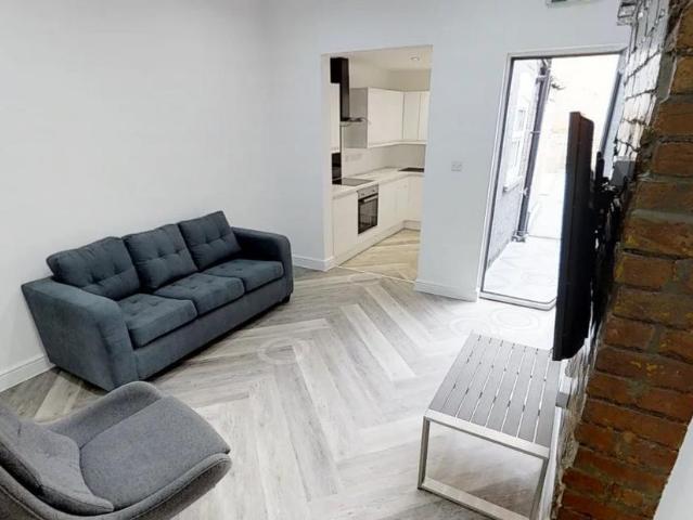 Station Street, Loughborough LE11 3 bed house to rent £1,820 pcm £420 pw