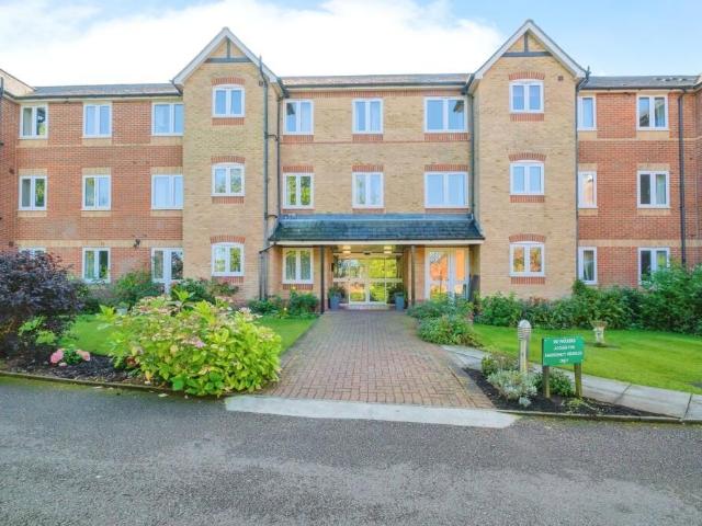 Station Street, Saffron Walden CB11, 1 bed flat to rent, £1,200 pcm | PrimeLocation