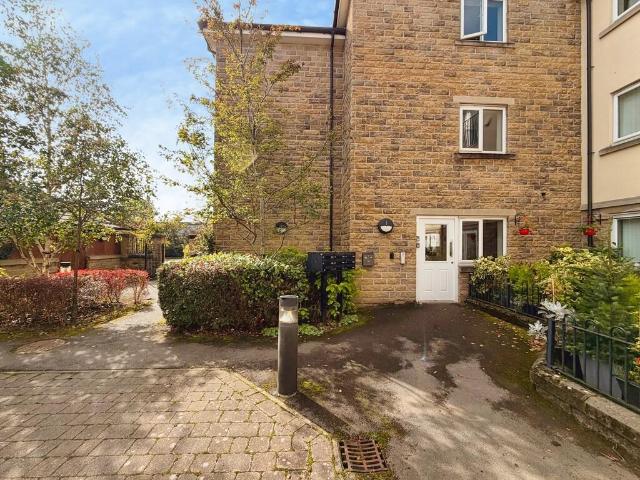 Station Square, Pudsey LS28 2 bed apartment to rent £895 pcm £207 pw