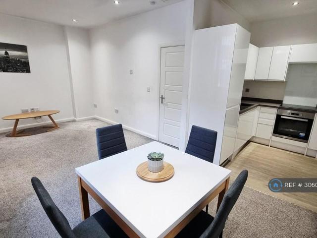 Station Terrace, Preston, PR1 2 bed flat to rent £900 pcm £208 pw