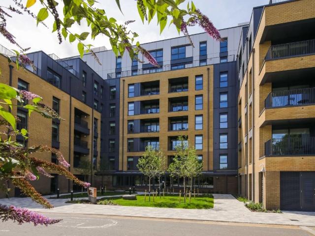 Station View, Guildford GU1, 1 bed flat to rent, £1,960 pcm | PrimeLocation