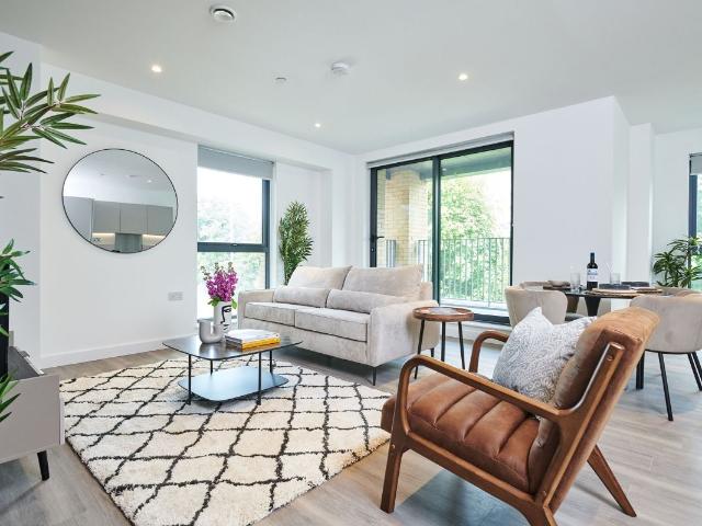Station View, Guildford GU1, 2 bed flat to rent, £2,420 pcm | PrimeLocation