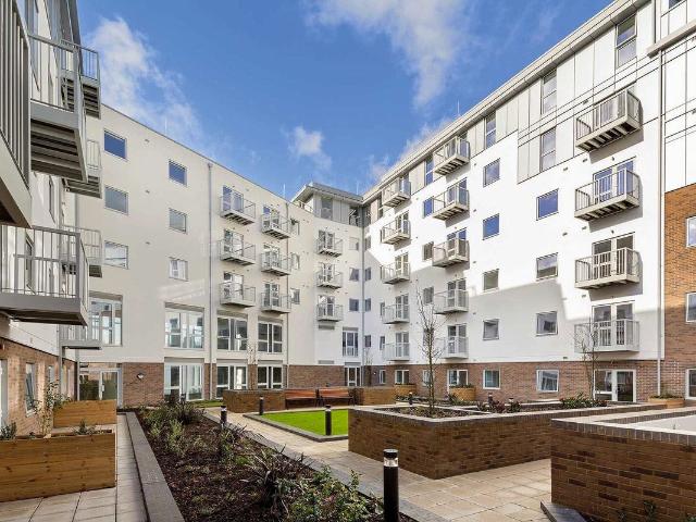 Station View, Guildford GU1, 2 bed flat to rent, £2,350 pcm | PrimeLocation