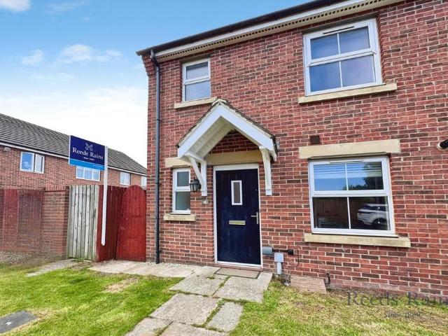 Station View, Selby YO8 3 bed semi detached house to rent £1,100 pcm £254 pw