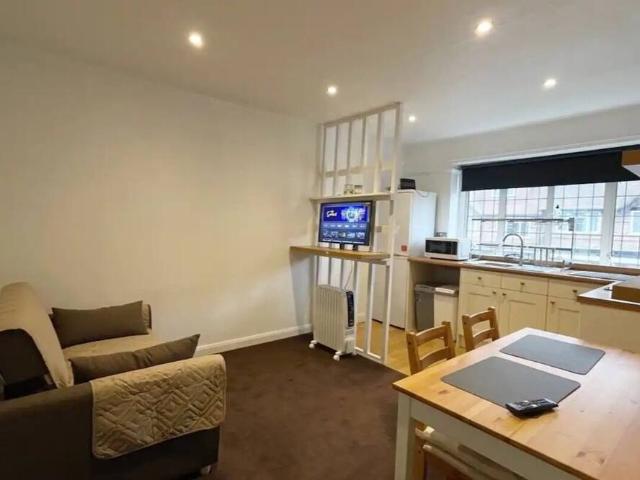 Station Way | 1 bed apartment for rent #164716936 | Rentberry