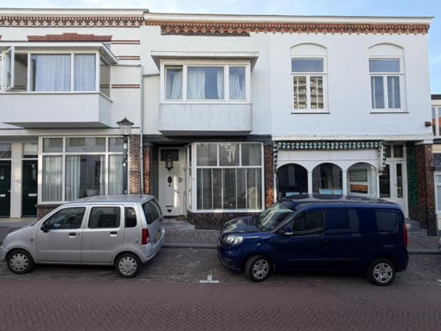 Stationsstraat 8