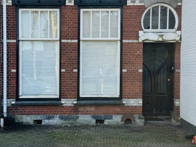 Stationsstraat, Borne