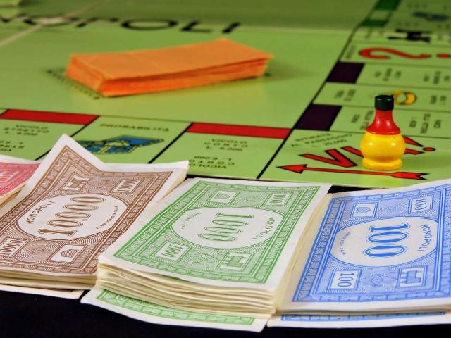 Statt Monopoly spielen und auf Bahnhöfe setzen, kaufen Sie lieber Wohnungen im Königs Park