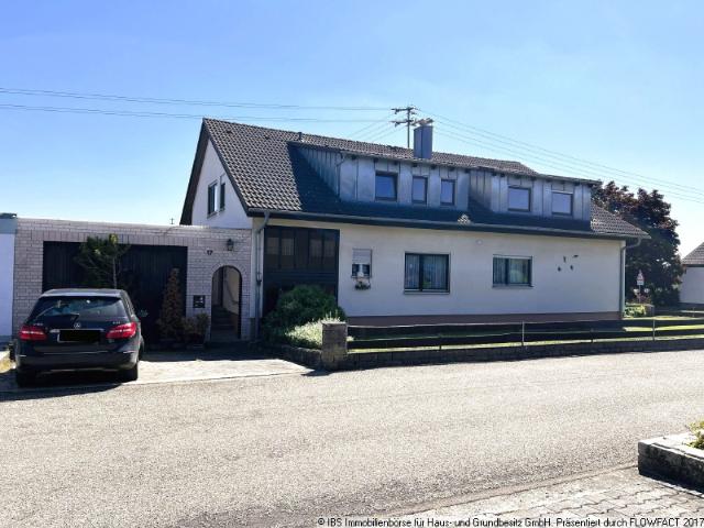Stattliches 2 Familienhaus ideal für die große Familie, Vermietung, Wohnen und Arbeiten.