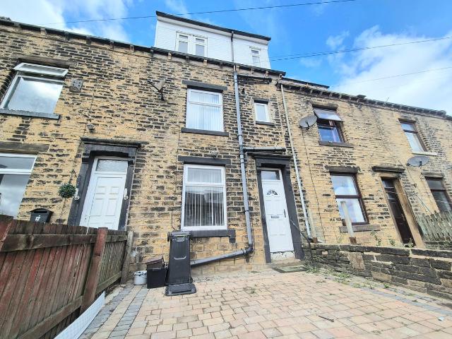 Staverton Street, Halifax HX2, 4 bed terraced house to rent, £1,000 pcm | PrimeLocation