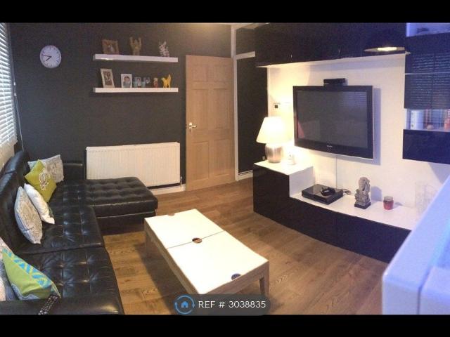 Stavers House, London E3, 2 bed flat to rent, £2,175 pcm | PrimeLocation