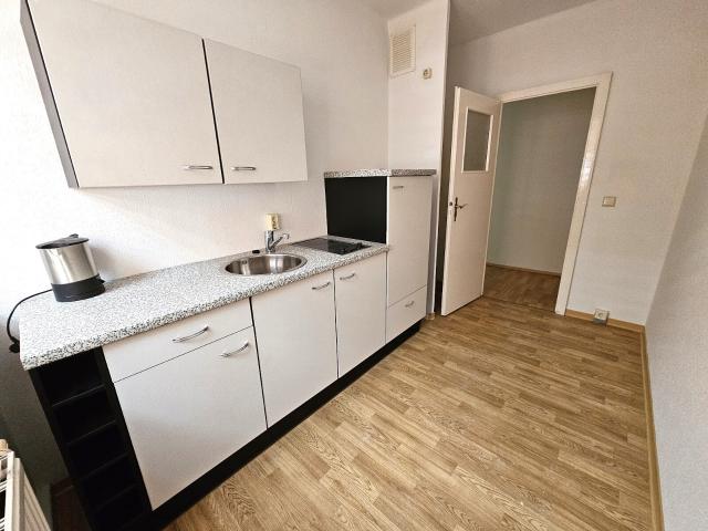 Stay here! Tolle 2 Zimmerwohnung mit Einbauküche!