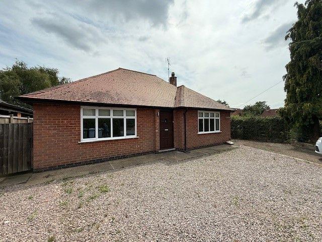 Staythorpe Road, Newark NG23, 3 bed bungalow to rent, £975 pcm | PrimeLocation