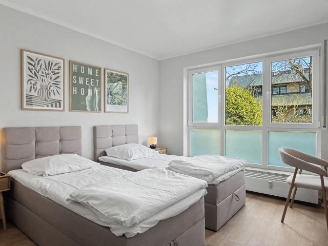 Staytime 4 Room Comfort Suite I Top Lage, Dresden Amsterdam Apartments for Rent