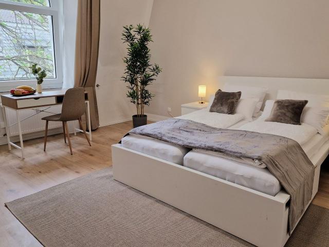 stayVision FS43_8 modern and completely new furnished 60m2 1 bedroom, 1 living room, kitchen WLAN included, Wuppertal Amsterdam Apartments for Rent