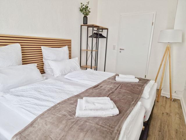 stayVision LS1_1 modern and completely new furnished 60m2 2 bedroom, 1 living room, kitchen WLAN included, Wuppertal Amsterdam Apartments for Rent