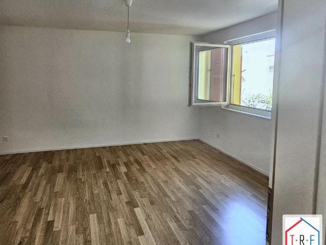 Stabio | Casa nel nucleo con giardino privato, terrazze e posteggio
