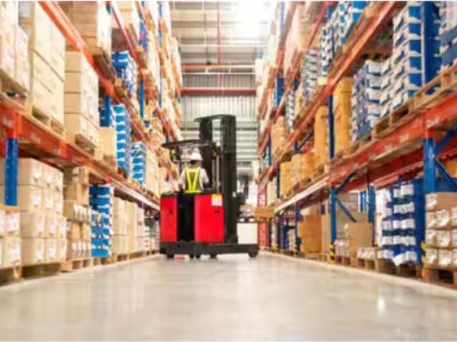 Stabio – Logistikgebäude 12 m hoch