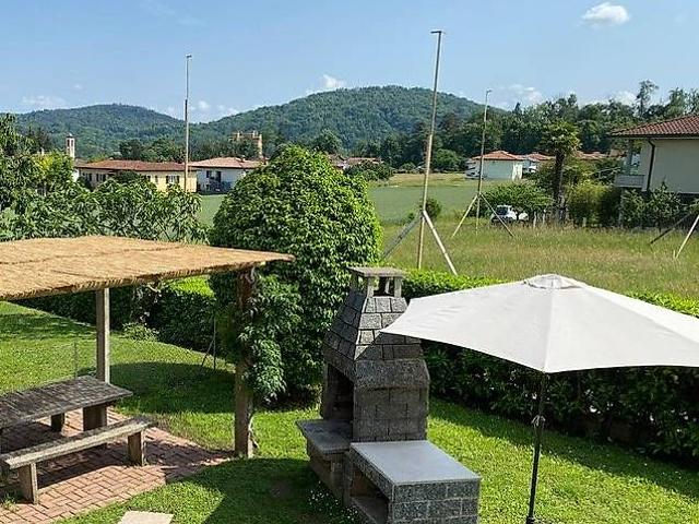 STABIO – VILLA BIFAMILIARE CON GIARDINO