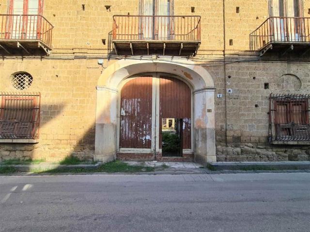 Stabile in vendita a Macerata Campania via Francesco Petrarca 3, Caturano