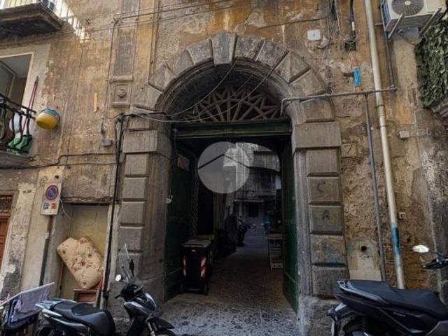 Stabile in vendita a Napoli, Quartieri Spagnoli