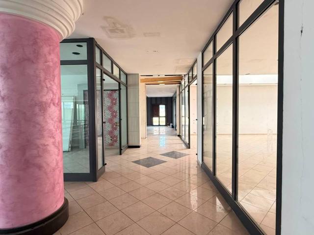 Stabile Palazzo in vendita a Marigliano