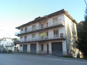 Stabile / Palazzo in vendita a Comunanza, Centrale / Centro Storico