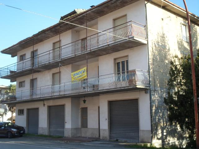 Stabile / Palazzo in vendita a Comunanza, Centrale / Centro Storico