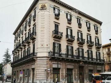 Stabile Palazzo in vendita a Palermo