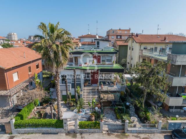 Stabile / Palazzo in vendita a Rimini, Rivazzurra