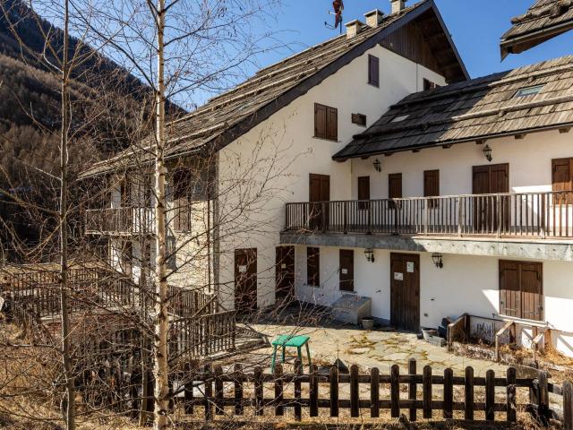 Stabile Palazzo in vendita a Sauze di Cesana