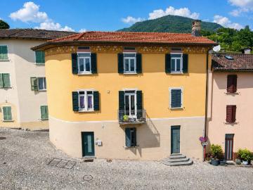 Stabile residenziale commerciale con grande potenziale di sviluppo