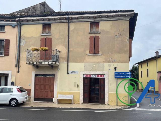 Stabile/Palazzo 10 vani 560mq