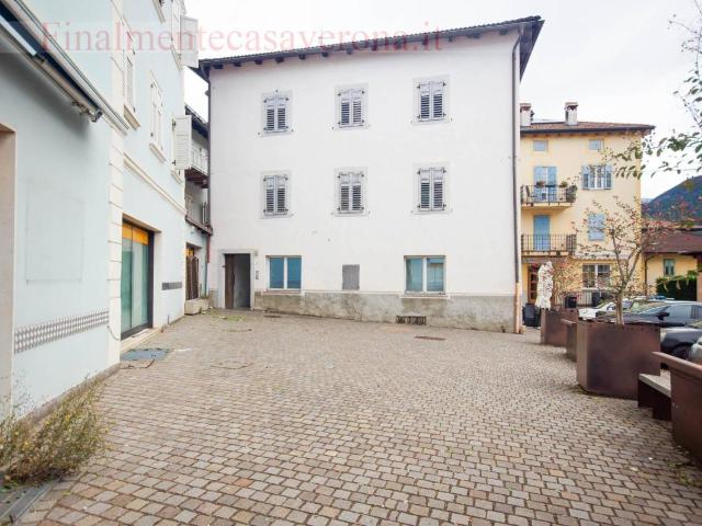 Stabile/Palazzo 15 vani 495mq