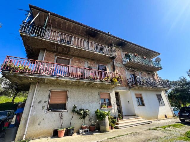 Stabile/Palazzo 18 vani 480mq