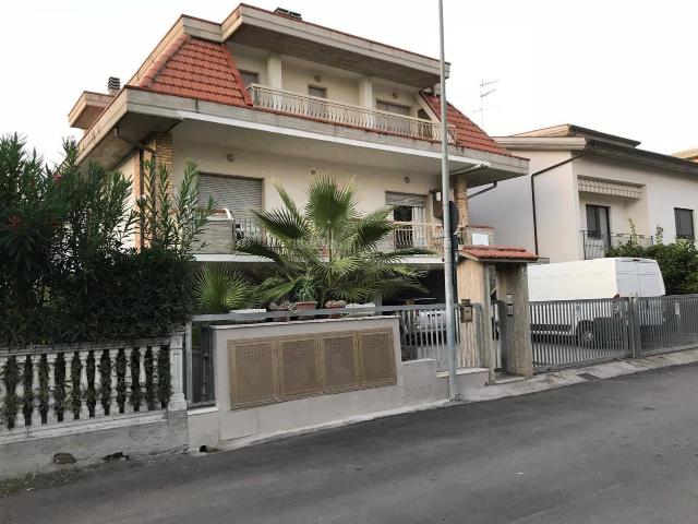 Stabile/Palazzo 19 vani 630mq