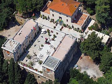 Stabile/Palazzo con giardino a Pisa